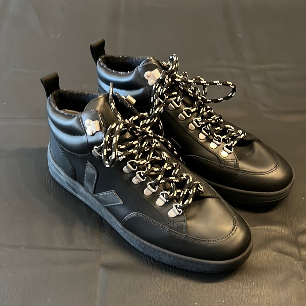 Mens - Veja Black Low Ankle Boot Size 9
